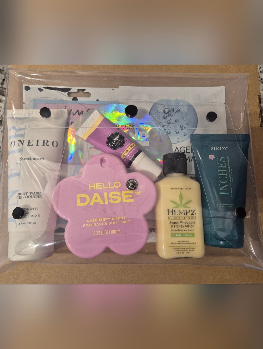 Hello Daisie Pink Floral Travel Beauty Set